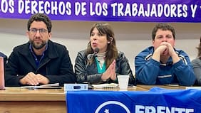 Martínez busca la reelección en el FA: apunta a “resistir” al gobierno de Kast y “retomar” el Ejecutivo en 2030