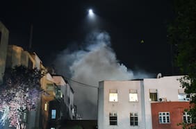 El tenso momento que vivió equipo médico durante incendio en Hospital Calvo Mackenna: logró terminar cirugía a niño en plena emergencia