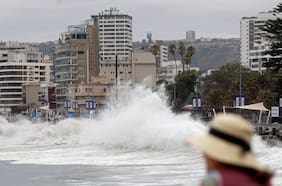 Avisan sobre marejadas desde este lunes entre Coquimbo y el Golfo de Arauco