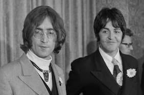 Un cassette de Lennon dedicado a McCartney: la emotiva historia tras la “última canción” de The Beatles