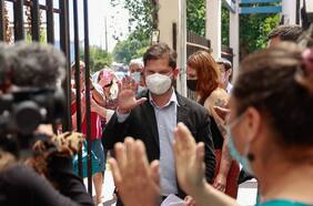 Boric valora apoyo de Campillai y afirma que tiene un compromiso “por justicia, verdad y reparación” con la senadora electa