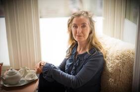 Rebecca Solnit: “Si el autoritarismo ya no existiera y no fuera una amenaza, 1984 podría parecer un artefacto histórico”