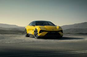 Lotus presenta oficialmente el Emeya: más de 900 Hp y una aceleración en menos de 3 segundos de 0 a 100 km/h