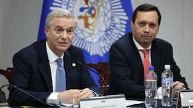 Presidente Kast junto al ministro de Seguridad asisten a jornada del Alto Mando de la PDI
