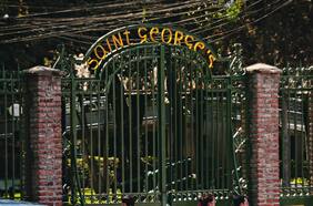 Centro de padres del colegio Saint George’s se reúne con alcaldesa de Vitacura por “impactos” de nuevo mall de Cencosud