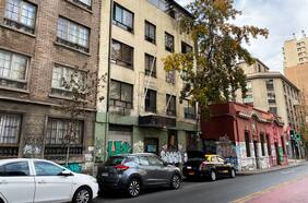 La pesadilla sin fin de la Federación de Básquetbol de Chile: su edificio en Nataniel Cox es tomado por segunda vez de forma ilegal