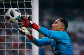 “A un destino sorprendente”: L’Equipe toma nota de las negociaciones entre Colo Colo y Keylor Navas