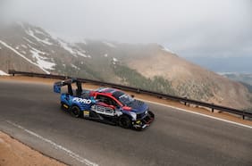 Los eléctricos festejan en Pikes Peak, la mítica carrera a las nubes