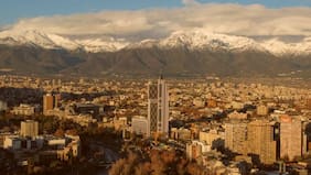 Hasta 38 °C en Santiago: anuncian posible ola de calor en al menos cinco regiones de Chile