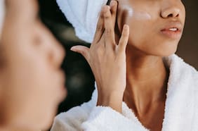 ¿Se puede revertir el envejecimiento de la piel? El nuevo enfoque científico que transforma la cosmética