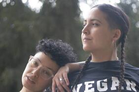 Perreo y reflexión: la apuesta del primer sello chileno para artistas mujeres y LGBTI+