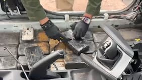 OS-7 Aconcagua de Carabineros detiene a tres sujetos e incauta más de 55 kilos de droga con logo de delfín en La Ligua