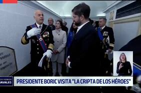 Las desconocidas historias de los héroes de Iquique que la Armada compartió con el Presidente Boric