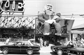 De regalar frutas al pino y el viejo pascuero: 10 fotos de la historia de la Navidad en Chile