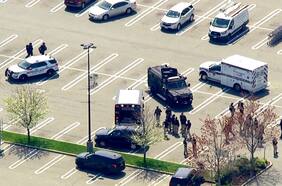Al menos un fallecido y dos heridos deja tiroteo en supermercado en Long Island, EE.UU.
