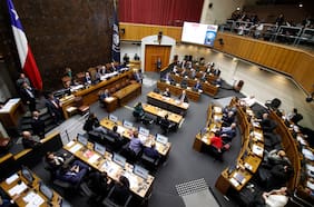 “Nos hicieron pasar un bochorno” y “debe existir diálogo previo”: las críticas internas de senadores oficialistas tras rechazo a AC contra Grau