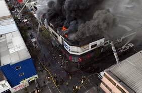 Ante incendio en Barrio Meiggs: Seremi de Salud entrega recomendaciones por presencia de humo en la capital