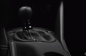 Nissan Z Proto a cuentagotas: ahora se devela su cambio manual y el rugido de motor