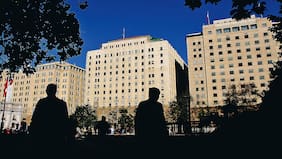 Hay casi 100 permisos de edificación de viviendas aprobados en Santiago Centro, pero más de la mitad no ha iniciado obras