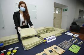 Estos son los efectos del Kratom, la nueva droga “altamente adictiva” que llegó a Chile