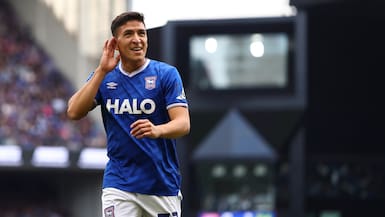 Arranca la Premier League con Chile de vuelta en el mapa: el Ipswich Town de Marcelino Núñez sacude el mercado
