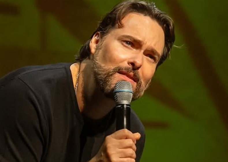 Cómo son las rutinas del comediante George Harris - La Tercera