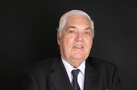 Histórico presidente de Concha y Toro deja el cargo tras 27 años y asume Rafael Guilisasti