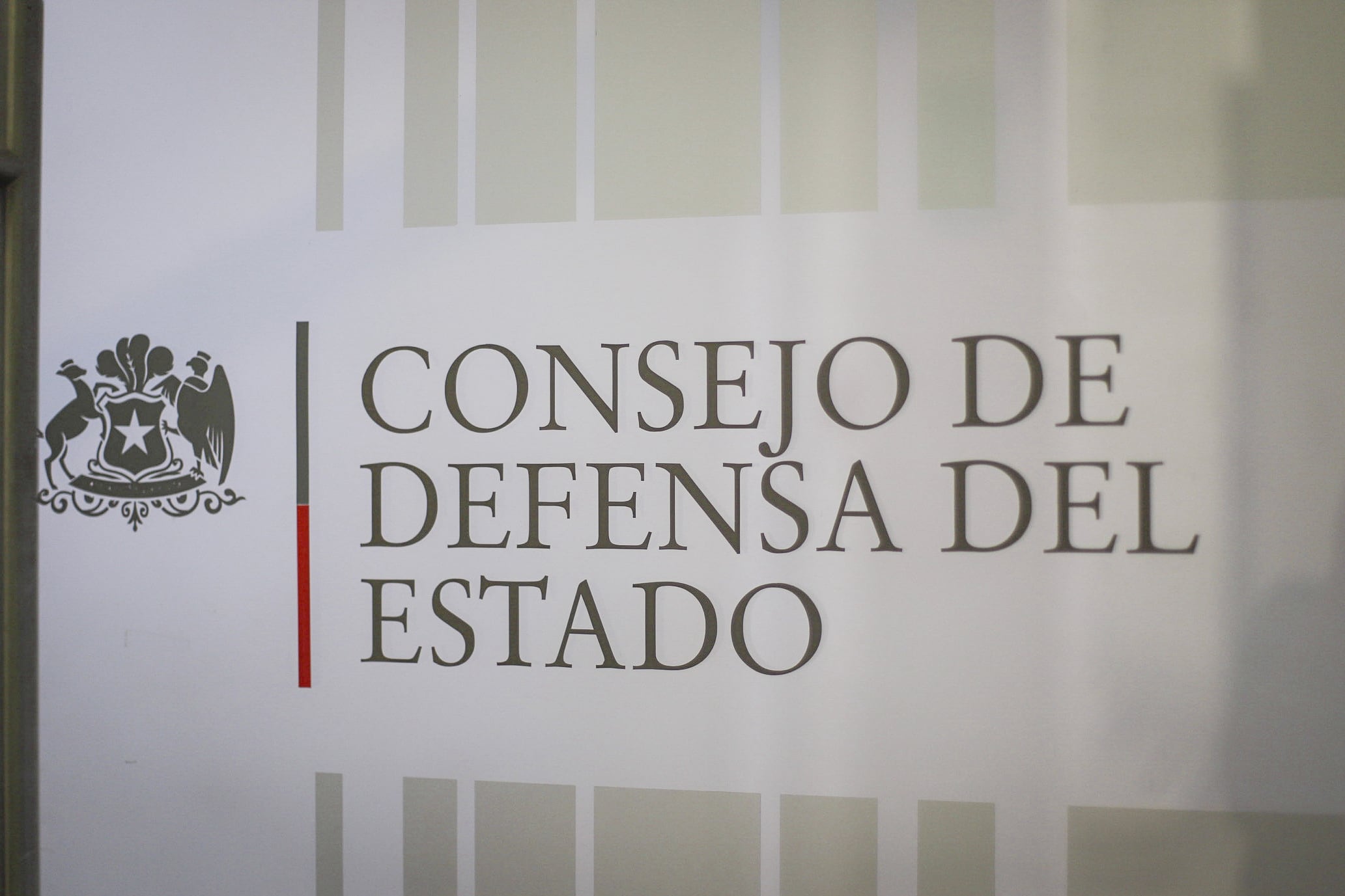 El CDE se le cruza a los notarios que se niegan a jubilar: los acusa de impugnar de “manera impropia una ley aprobada democráticamente”