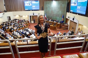 Cámara de Diputados rinde homenaje a Nicole “Luli” Moreno por logros deportivos en fisicoculturismo