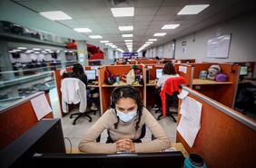 Mujeres con hijos menores de 3 años tienen de 10% a 14% menos de probabilidad de integrar la fuerza laboral