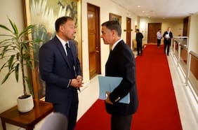 Ossandón y Castro son citados a comisión de la Cámara para dar explicaciones por la Biblioteca del Congreso