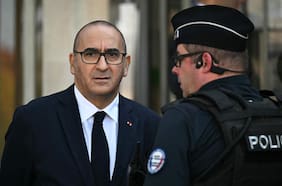 Francia: “choque de autoridad” contra la delincuencia, el gas de la risa y los morteros pirotécnicos