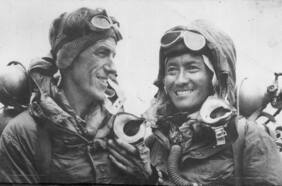 “Tocar el cielo con las manos”: 70 años del primer ascenso en el Monte Everest