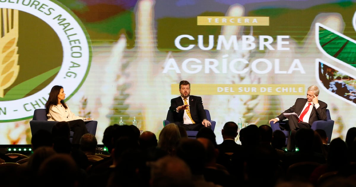 Ausencias, críticas a Jara y “terrorismo” en La Araucanía marcan cumbre agrícola entre Kast y Kaiser