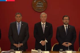 Kast encabeza nuevo consejo de gabinete y decreta duelo nacional de tres días por carabinero fallecido