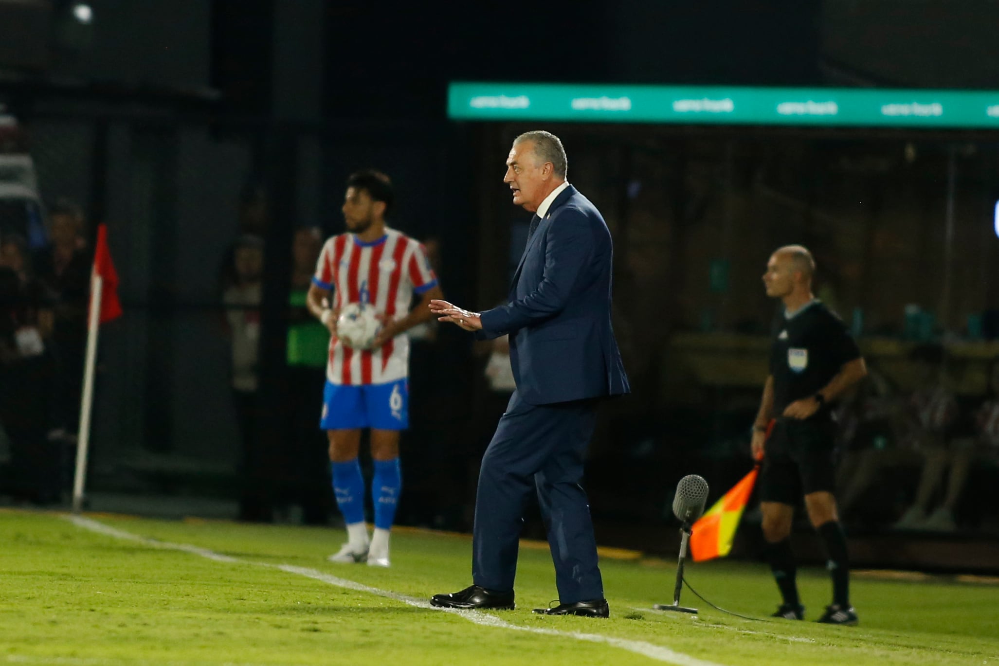Las 10 frases célebres que dejó Gustavo Alfaro tras la hazaña de Paraguay: "Cuando veas la sombra de un gigante, no te asustes"