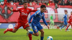 “El de Ñublense juega el balón y el de la U llega de imprevisto”: los audios del VAR del polémico pisotón a Altamirano