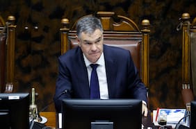 Ossandón defiende proyecto que busca regular supersueldos: “No pueden pensar que van a vivir toda la vida en una realidad paralela a lo que vive Chile”