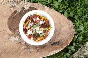 Cebiche de cochayuyo con pimentones y almendras