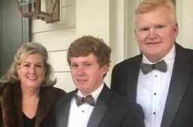 Quién es el abogado acusado de matar a tiros a su esposa y a su hijo menor