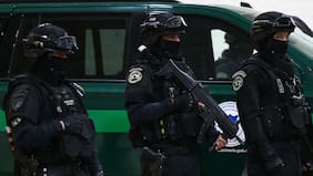 Operación Apocalipsis: Fiscalía y PDI detienen a 44 gendarmes en red de corrupción que operaba en las cárceles