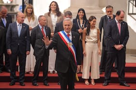 Presidente José Antonio Kast realiza fotografías oficiales con sus ministros y subsecretarios