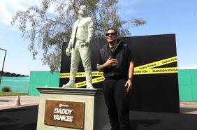 Inauguran estatua de Daddy Yankee: el particular homenaje que recibió el artista en el Estadio Nacional