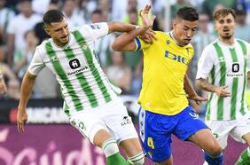 Con Bravo nuevamente de titular: Betis obtiene opaca igualdad en casa ante el Cádiz