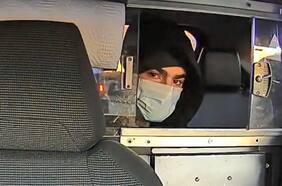 Publican nuevas imágenes del atacante de Brian Thompson en Nueva York