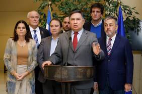 Diputados de RN emplazan al gobierno a dar urgencia a proyecto que permite sumariar y sancionar a funcionarios luego de renunciar