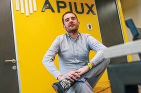 Apiux: nació grande y quiere ceder el 15% de la propiedad  a sus trabajadores
