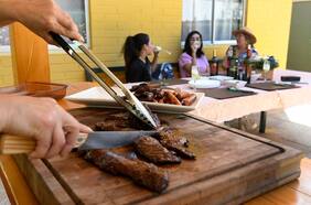 Sernac detectó diferencias de $15 mil entre supermercados a la hora de comprar la “canasta dieciochera”
