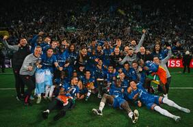 La prensa española sufre ante los millones del Chelsea y lamenta la derrota del Betis en la final de la Conference