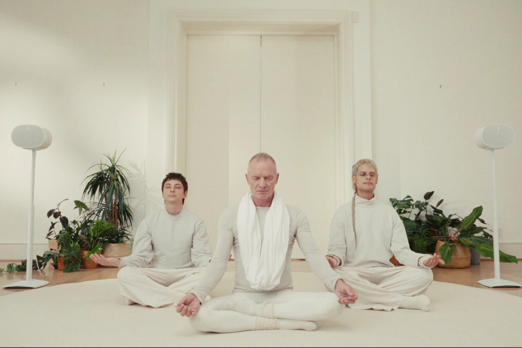 Sting, Ca7riel y Paco Amoroso: ¿El Nuevo Éxito es Espiritual?